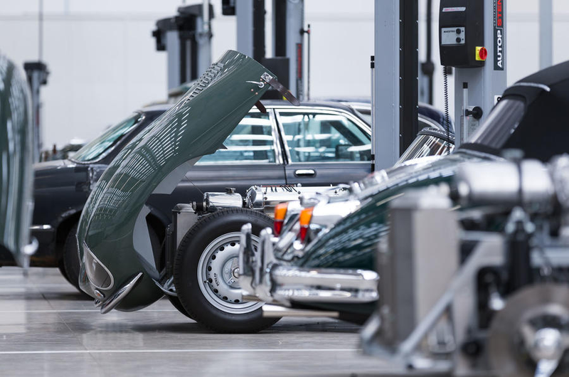 Illustration for article titled OMG, Jaguar land Rover, please let them do tours.